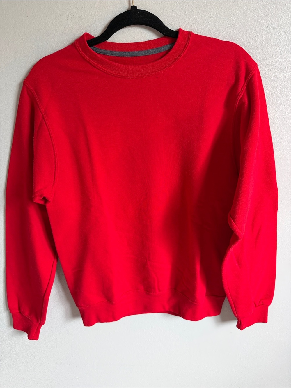 Fruit of the Loom Classic Red Crewneck Sweater - Men's Size S
